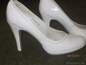 продам белые лакированные туфли - Изображение #2, Объявление #401152