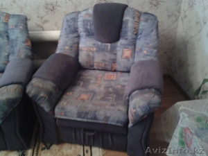 Срочно продам б/у диван с двумя креслами. - Изображение #3, Объявление #1297965